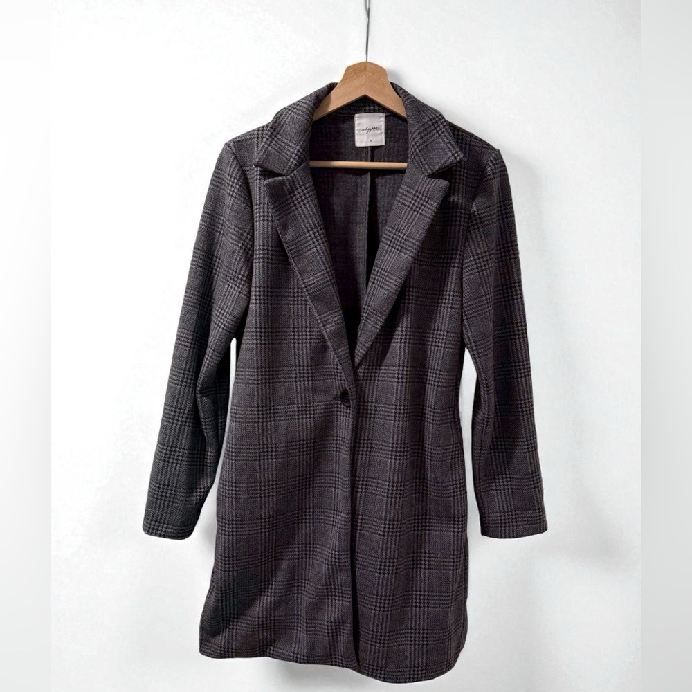Carly Jean Los Angeles Plaid Gray Women's Coat
